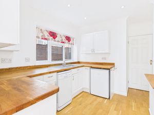 Kitchen- click for photo gallery
